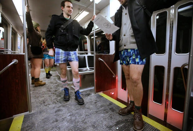"No Pants Subway Ride" đã trở thành một sự kiện thường niên trên thế giới. (Ảnh: AP)