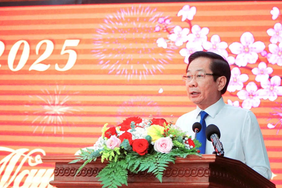 Bí thư Tỉnh ủy Kiên Giang Đỗ Thanh Bình phát biểu báo cáo.