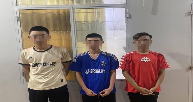 Các đối tượng T, H và K (từ trái qua phải)