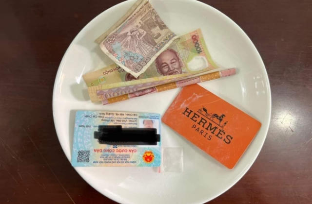 Quảng Ninh: Phát hiện bắt giữ nhóm nam, nữ thuê khách sạn “bay lắc” tập thể