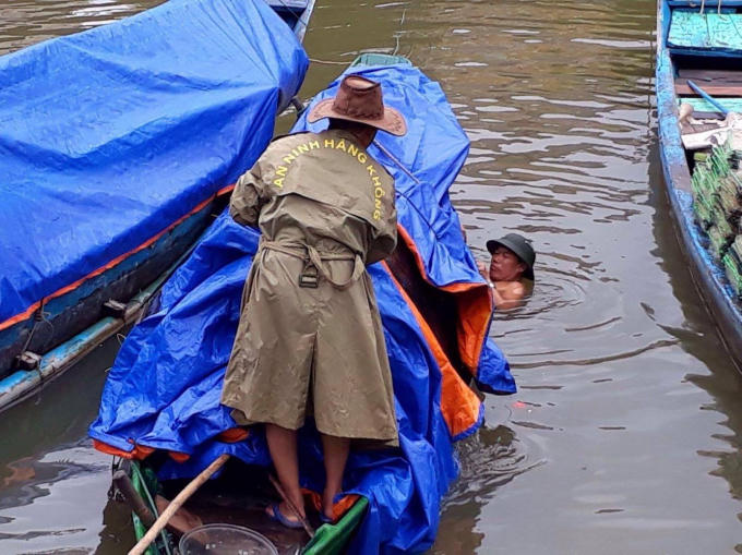 Mọi công tác đảm bảo an toàn cho các tàu thuyền được đảm bảo tối đa nhất. Ảnh: Phan Ba