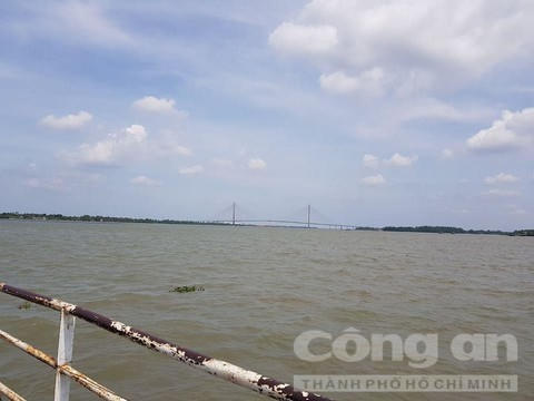 Khu vực sông nơi xảy ra vụ việc.