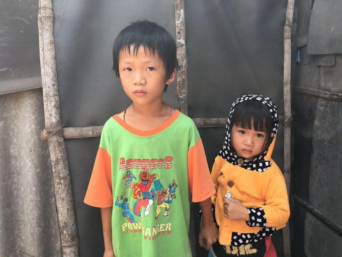Hai cháu nhỏ rất cần sự giúp đỡ.