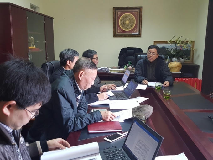 Ông Nguyễn Phi Truyền (ngoài cùng, bên phải) làm việc cùng Vụ Pháp chế (Tổng Cục Lâm nghiệp - Bộ NN&amp;PTNT) vào sáng 1/3.