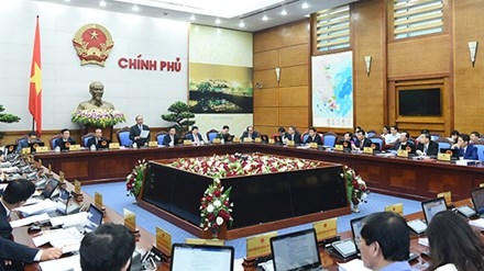 “Một chính phủ biết lắng nghe dân, lấy phản ứng của dân để điều chỉnh hành vi là một tín hiệu đáng mừng”.