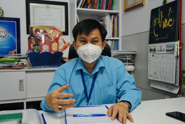 Theo ThS Lê Minh Hiển, những nụ cười cùng lời cảm ơn của bệnh nhân chính là nguồn năng lượng, tiếp sức cho cán bộ Phòng Công tác Xã hội. Ảnh: Kim Vân.