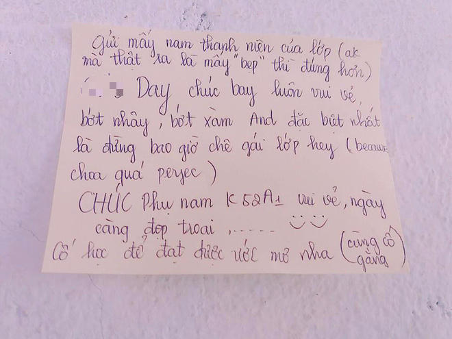 Nghệ An: Tập thể c&aacute;c bạn nữ tổ chức tiệc to&agrave;n m&agrave;u hồng cho hội con trai trong lớp