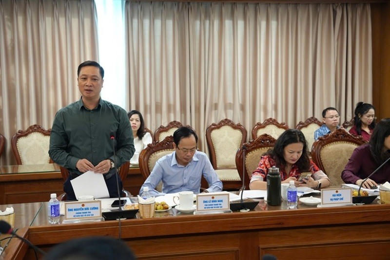Chánh Thanh tra Bộ GD và ĐT Nguyễn Đức Cường báo cáo trước Đoàn kiểm tra.