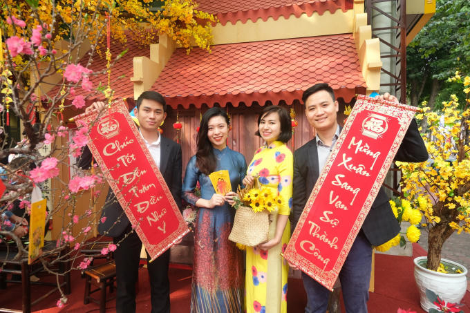 Không gian Tết xưa đã mang đến sự tươi vui, niềm hạnh phúc cho mọi người.