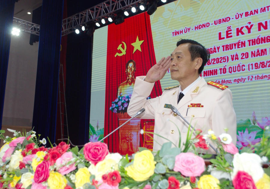 Đại tá Hồ Việt Triều - Ủy viên Ban Thường vụ Tỉnh ủy, Bí thư Đảng ủy, Giám đốc Công an tỉnh Cà Mau, phát biểu.