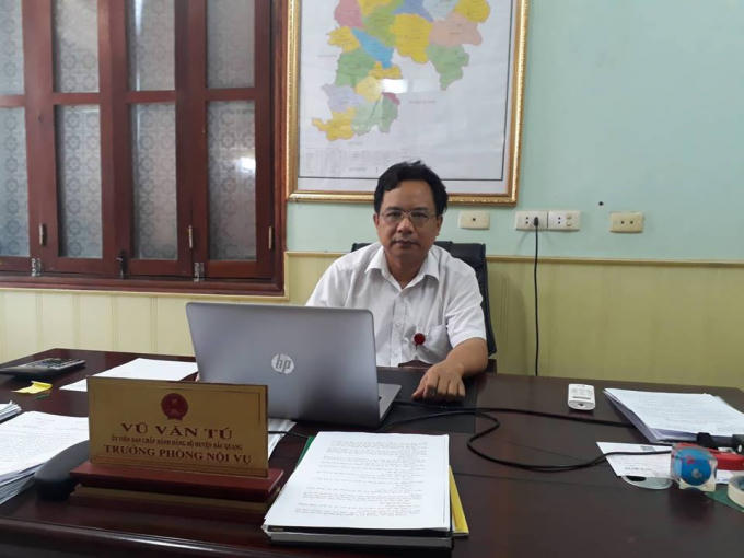 Ông Vũ Văn Tú, Trưởng Phòng nội vụ huyện Bắc Quang cho rằng không thiên vị bất kỳ ai, kể cả con cháu sếp. (ảnh: Giào Họ).