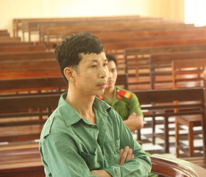 Bị cáo Nguyễn Đỗ Hùng trước vành móng ngựa