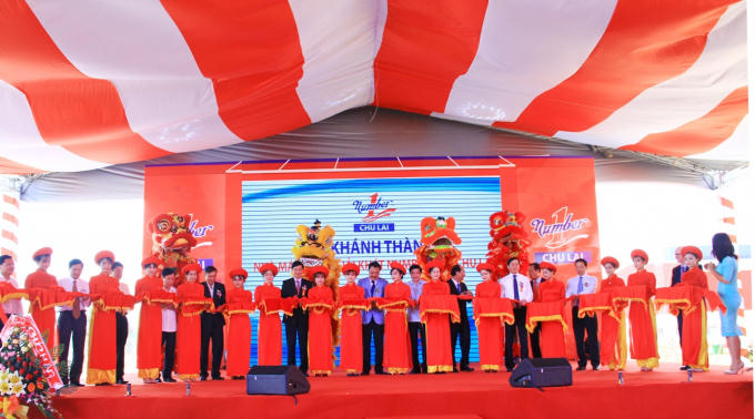 Nghi thức cắt băng khánh thành nhà máy NGK Number One Chu Lai