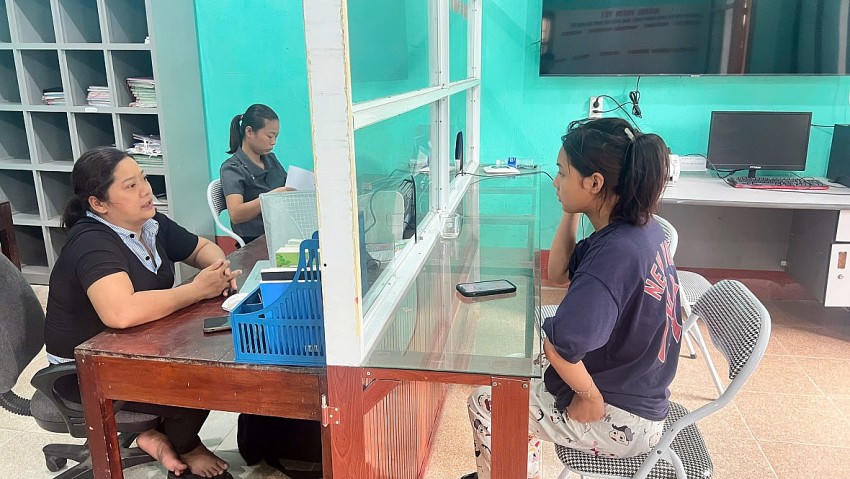 Trung tâm hành chính công xã Khuôn Lùng tiếp công dân trong ngày đầu tiên vận hành chính quyền địa phương 2 cấp.