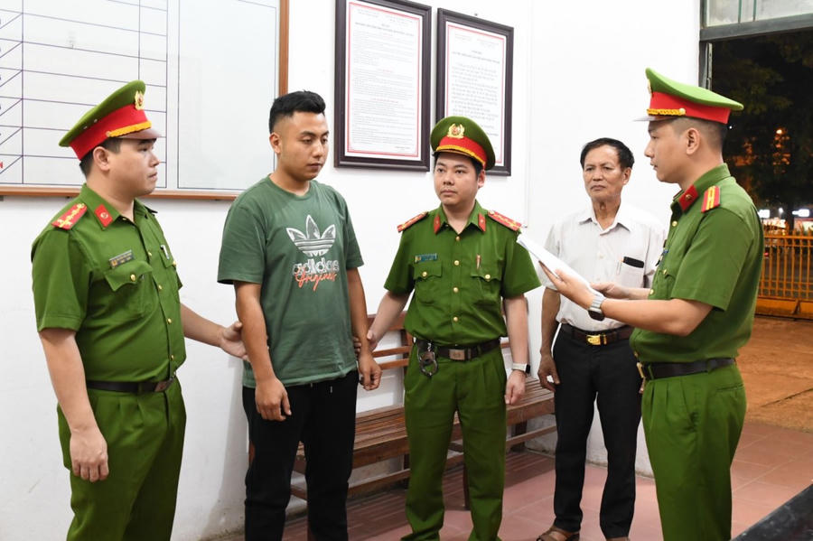 Cơ quan CSĐT Công an tỉnh Phú Thọ đã ra lệnh giữ người trong trường hợp khẩn cấp, lệnh bắt người bị giữ trong trường hợp khẩn cấp đối với Lê Hoàng Thắng.