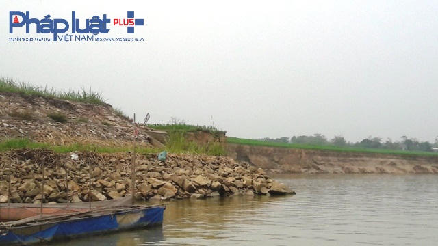 Điểm sạt lở khu đất nông nghiệp là khoảng cấp phép giữa Công ty CP tư vấn đầu tư xây dựng Bắc Ái và Công ty CP khai thác khoảng sản Dông Dương AVA. (ảnh ĐT)