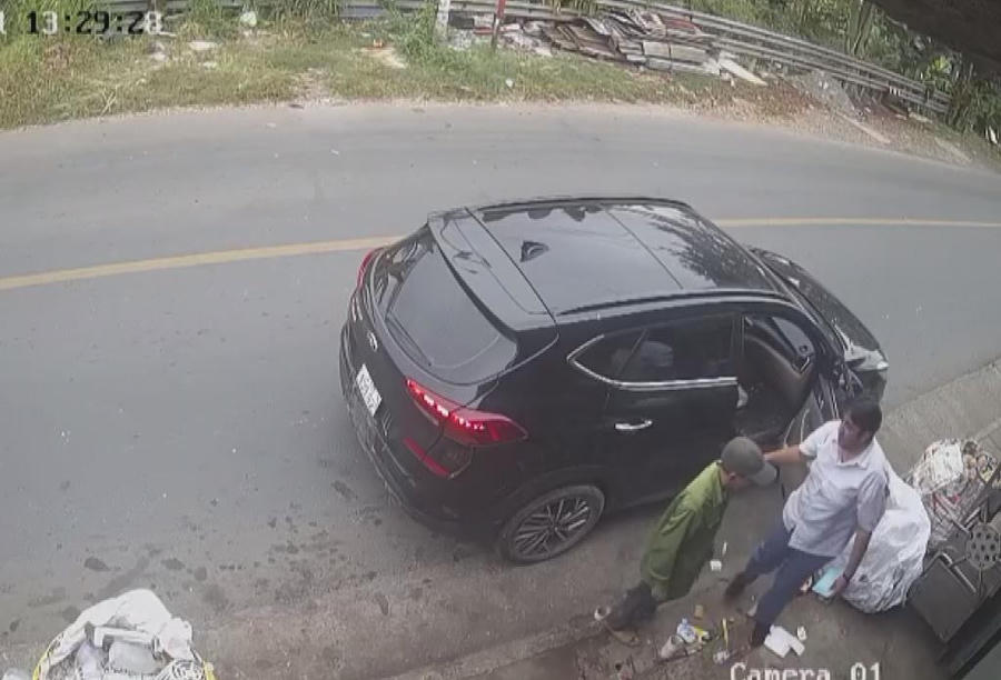 Phương tiện 2 đối tượng Mirzazadeh Sajjad và Taherabadi Hamzeh sử dụng để đi thực hiện hành vi trộm cắp tài sản (Ảnh: Trích xuất camera).
