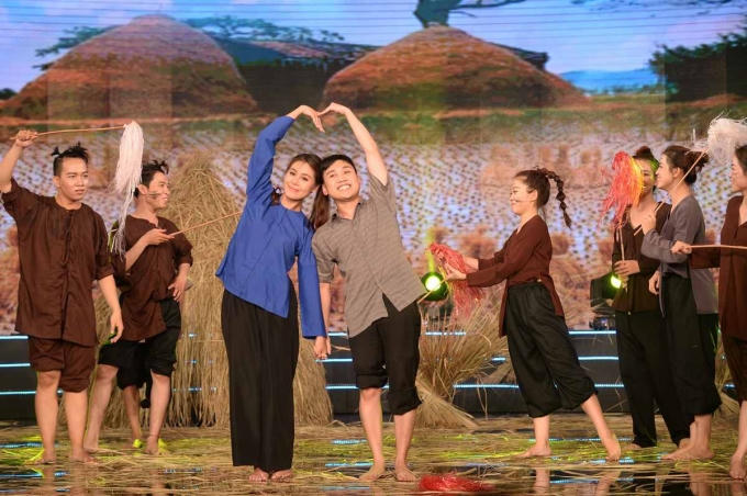 Huy Kh&aacute;nh, Ngọc Lan ch&egrave;n &eacute;p, l&agrave;m kh&oacute; người t&agrave;n tật