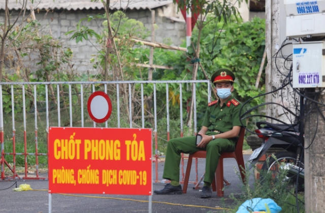 Sáng 30/7, cả nước ghi nhận 4.992 ca mắc Covid-19 trong đó có 987 ca trong cộng đồng