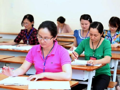 giáo viên biên soạn đề thi (ảnh minh họa). nguồn internet