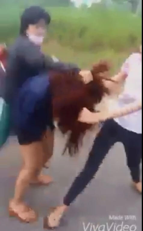 Có sự giúp sức của đồng bọn.