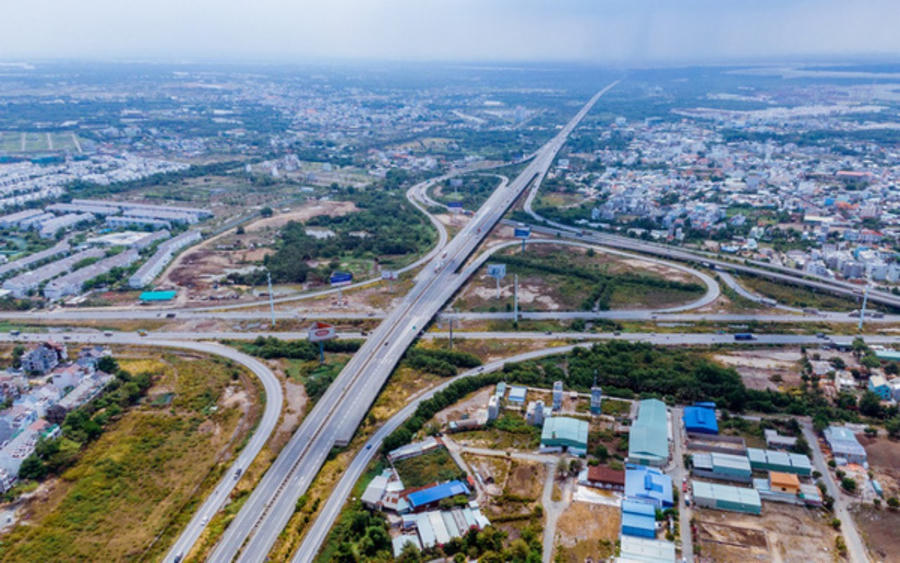 Một nút giao đường Hồ Chí Minh tại Tây Ninh.