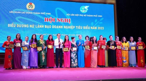 ton-vinh-36-nu-lanh-dao-doanh-nghiep-tieu-bieu6-1696836885