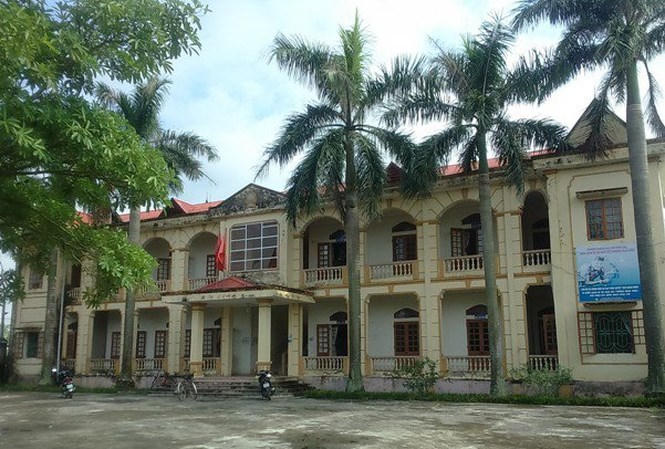 Trụ sở xã Vạn Phúc.