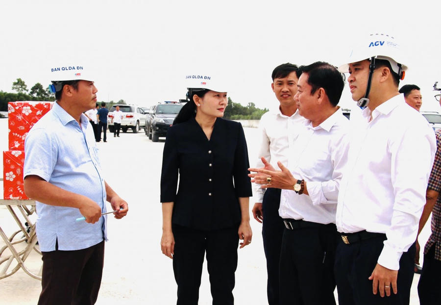 Lãnh đạo tỉnh nghe báo cáo tiến độ Dự án thành phần 3, đường Vành đai 3 TP.HCM.