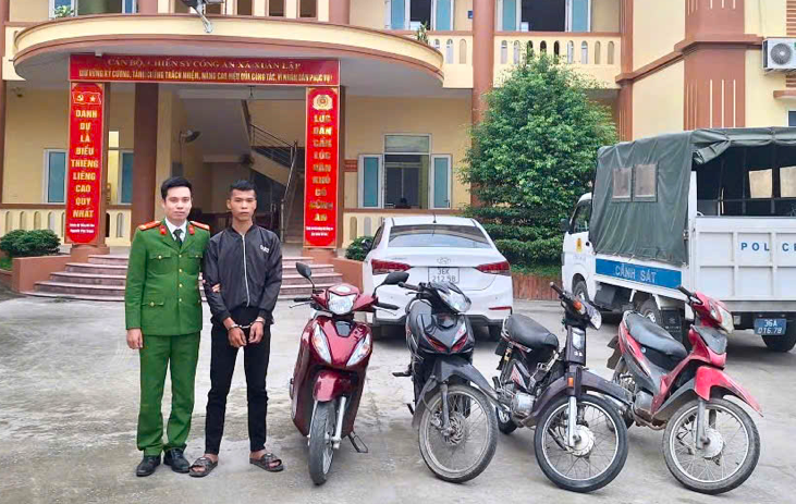 Đối tượng Trịnh Bá Thảo và tang vật vụ án.