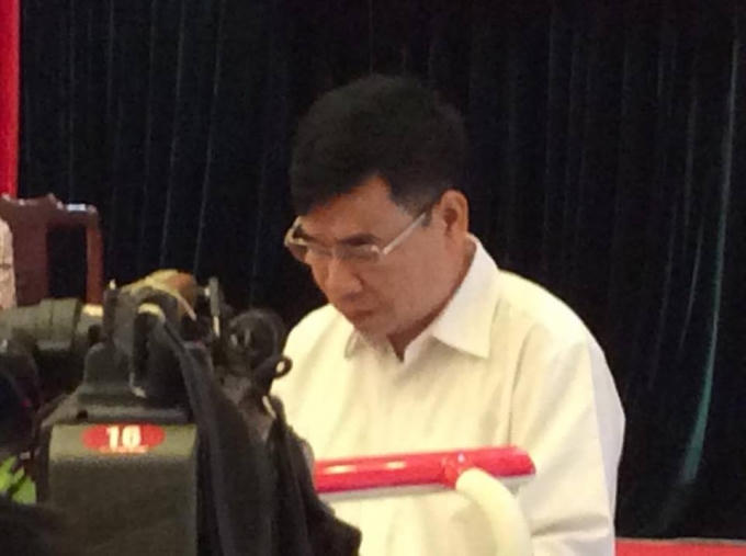 Phó Chánh án Tòa án cấp cao Trần Văn Tuân đang đọc lời xin lỗi