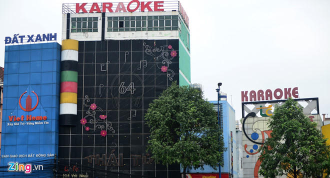 Lãnh đạo Sở KH&amp;ĐT TP.HCM than khó về việc cấp phép kinh doanh karaoke và massage. Ảnh minh họa: Lê Quân.