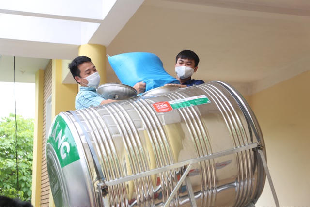 Ban tổ chức đã chuẩn bị sẵn 10 tấn gạo để phân phát cho mọi người. Chương trình dự kiến được thực hiện tới hết ngày 30/4 hoặc khi ban tổ chức không còn đủ tiềm lực kinh tế.