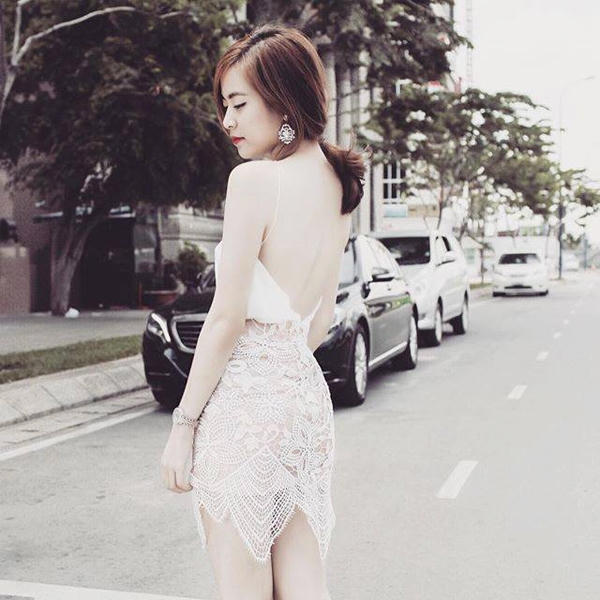 Cô đang tích cực kêu gọi sự ủng hộ của người hâm mộ trên trang cá nhân cho danh hiệu “Mỹ nhân của năm”. Ảnh: Internet