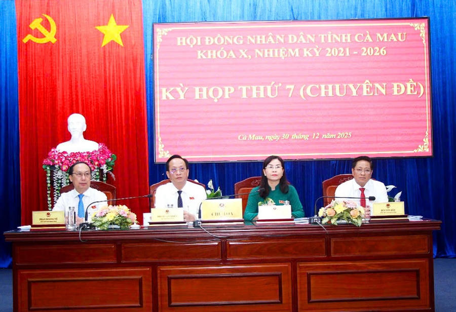 Chủ tọa Kỳ họp thứ 7 (Kỳ họp chuyên đề) - HĐND tỉnh Cà Mau khoá X, nhiệm kỳ 2021-2026 (ngày 30/12).