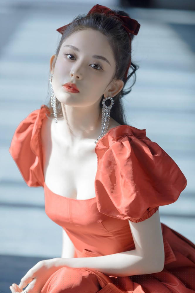 Say đắm nhan sắc 'gây thương nhớ' của người đẹp Tân Cương - ảnh 4