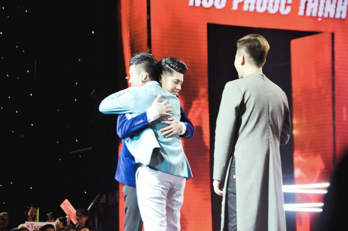 The Voice: Sau tất cả, Thu Phương bấm cứu ch&agrave;ng trai mang