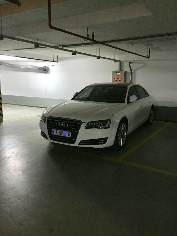 1 xe Audi bị tạm giữ khi Bộ Công an triệt phá hệ thống cờ bạc cực khủng.