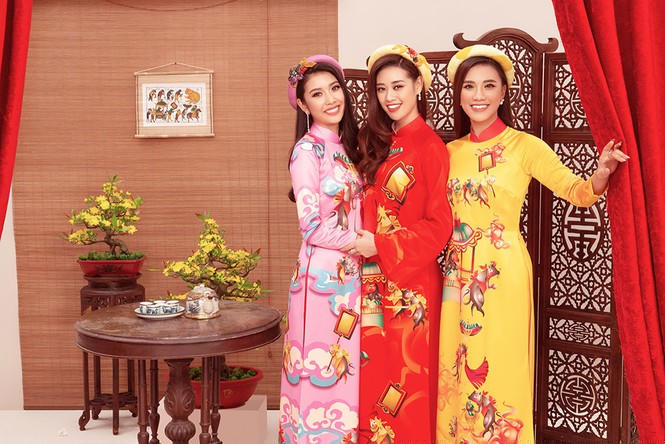 Hoàng Thuỳ, Mâu Thuỷ cùng diện mốt hững hờ cúc áo khoe vòng một nóng bỏng - ảnh 12
