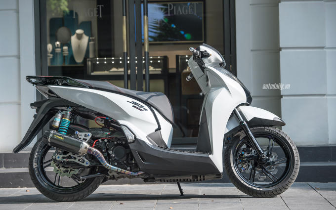 Ảnh chi tiết Honda SH300i được độ khủng tại H&agrave; Nội