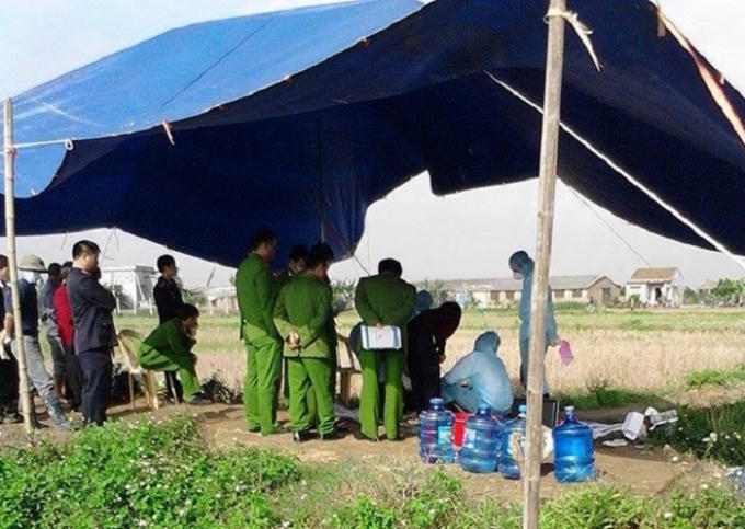 Cơ quan chức năng tiến hành khai quật nạn nhân, khám nghiệm tử thi, điều tra làm rõ vụ án.
