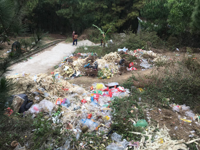 Và một lượng rác thải đổ ra như thế này là không tránh khỏi.