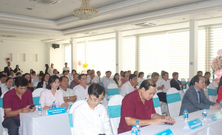 Đại biểu tham dự lễ kỷ niệm 28 năm ngày thành lập Đoàn Luật sư tỉnh Bạc Liêu.