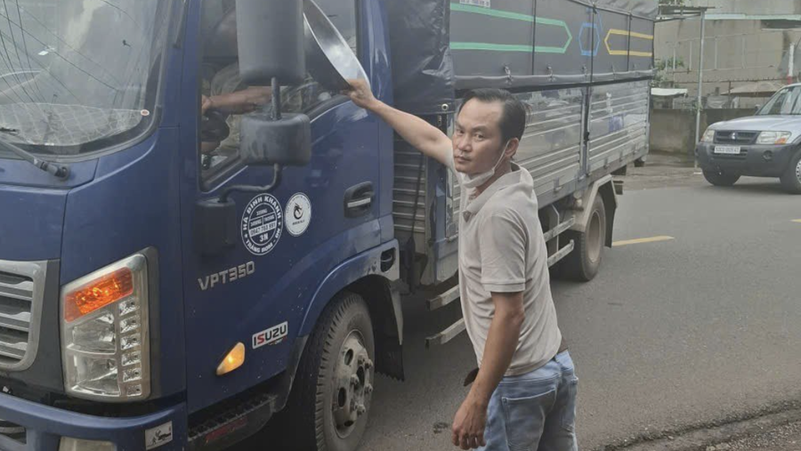 Các đối tượng gây rối lần lượt bị bắt.