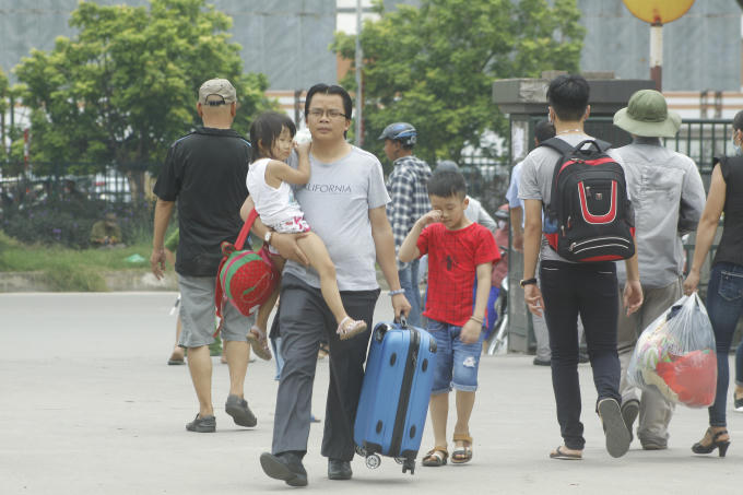 Dòng người ùn ùn “rời đô” về nghỉ lễ 2/9