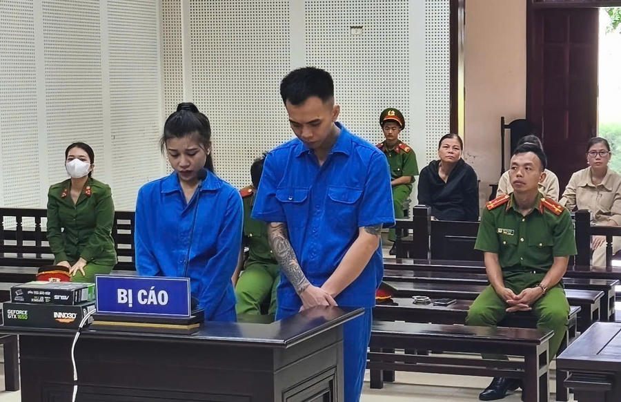 Bị cáo Nguyễn Bá Thọ và bị cáo Nguyễn Thu Quyên tại tòa.