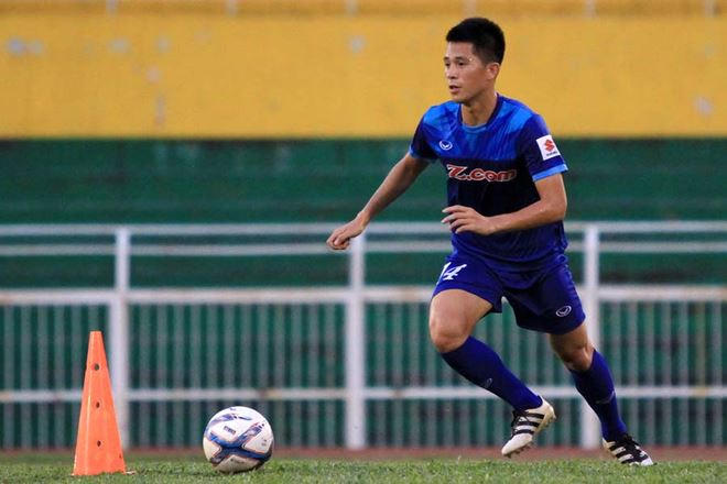 Hậu vệ Trần Đình Trọng tại Hà Nội, là một cầu thủ bóng đá Việt Nam trưởng thành tại lò đào đạo câu lạc bộ bóng đá Hà Nội T&amp;T. Hiện anh cũng đang chơi cho câu lạc bộ bóng đá Sài Gòn. Sinh: 25 tháng 4, 1997. Chiều cao: 1,74 m.