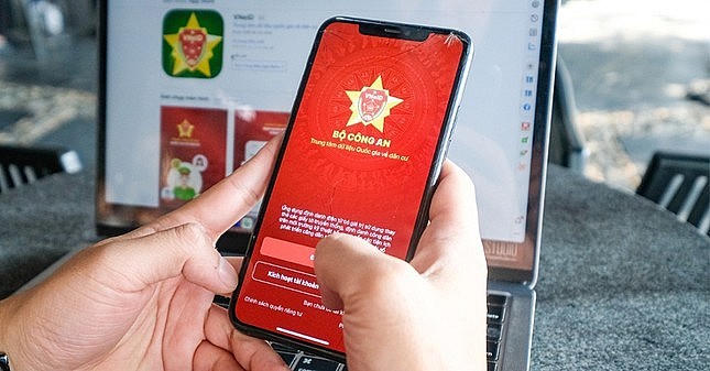 Công dân thực hiện cấp phiếu Lý lịch tư pháp trên ứng dụng VNeID