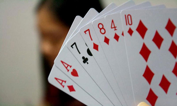 danh-bai-giai-tri-khong-an-tien-trong-benh-vien-co-vi-pham1