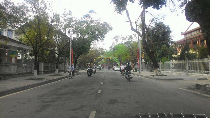 Đường phố tươm tất. (Ảnh: PV Đăng Hậu chụp ngày 30 Tết)